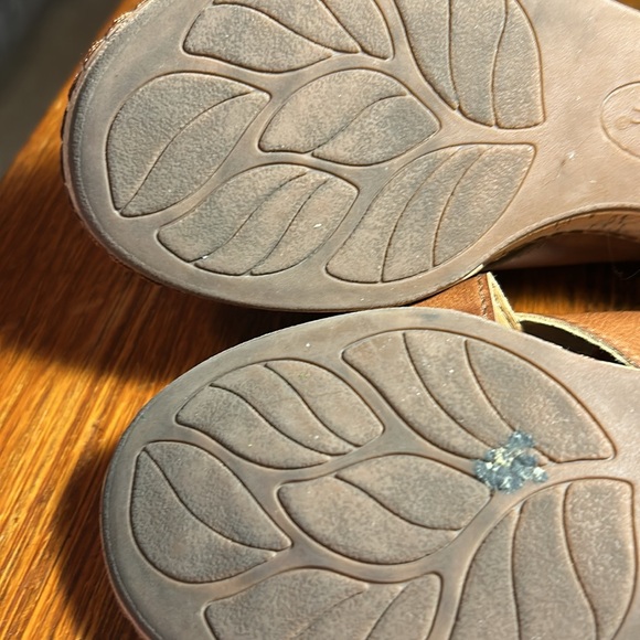 B.o.c. Born Brown Cork Wedge Heel Open Toe Sandal. Size 7 - Picture 9 of 11